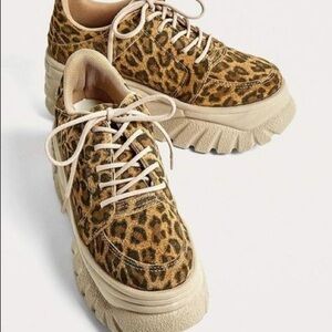 Urban outfitters Tyson leopard print chunky trainer sneakers sz.37